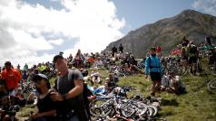 Na Izoard před pelotonem Tour vyšlapaly i nejlepší ženy a tisícovky amatérů