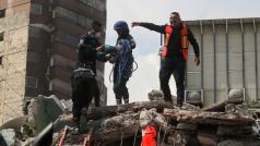 Po zemětřesení se v Mexiku zřítilo několik budov.