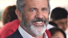 Mel Gibson na snímku s přítelkyní Rosalindou Rossovou.