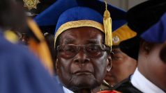 Mugabe se na veřejnosti objevil jen v pátek na promoci studentů univerzity, v jejímž čele stojí.