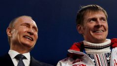 Soči 2014. To se ještě Alexandr Zubkov s prezidentem Vladimirem Putinem mohli smát