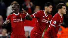 Fotbalisté Liverpoolu. Zleva Sadio Mané, Emre Can a Phillippe Coutinho