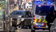 Útočník v terénním vozidle najel 21. prosince do chodců v ulici Flinders Street v obchodní čtvrti v srdci Melbourne