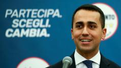 Lídr Hnutí pěti hvězd Luigi Di Maio na tiskové konferenci po volbách.