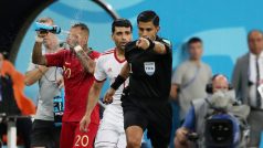 Rekord. Paraguayský rozhodčí Cáceres nařizuje 19. penaltu na MS