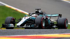 Lewis Hamilton při kvalifikaci na Velkou cenu Belgie formule 1
