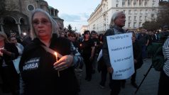 Pietní shromáždění za zavražděnou novinářku Viktorii Marinovovou ve městě Ruse, 8. října 2018