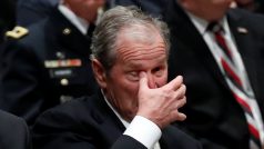 George Bush ml. během pohřbu