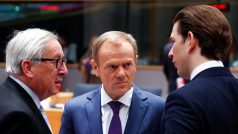 Lídři EU na summitu v Bruselu zleva: šéf Evropské komise Jean-Claude Juncker, šéf Evropské rady Donald Tusk a rakouský kancléř Sebastian Kurz