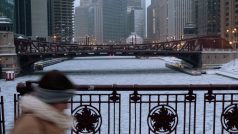 Zamrzlé Chicago. Státy Wisconsin, Michigan a Illinois na americkém středozápadě vyhlásily stav nouze kvůli extrémním mrazům, které v těchto dnech postihují jejich území