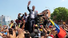 Před tisícovkami přívrženců ve městě Valencie v severním státě Carabobo prohlásil Guaidó, že začíná nová etapa opozičního hnutí.