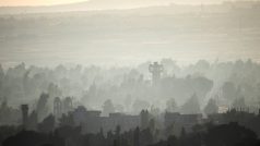 Pohled na Golanské výšiny a syrsko-izraelskou hranici