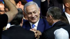 Benjamin Netanjahu po příjezdu do štábu strany v Tel Avivu.