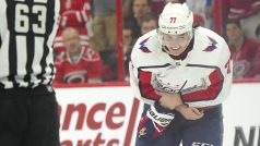 Obhájci Stanley Cupu z Washingtonu bude pravděpodobně až do konce sezony chybět elitní útočník T.J. Oshie