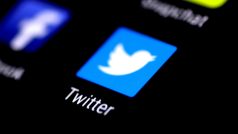 Sociální síť Twitter kvůli volbám do Evropského parlamentu a parlamentním volbám v Indii zavádí novou funkci pro snadnější upozorňování na nepravdivé informace
