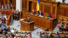 Nový ukrajinský prezident Volodymyr Zelenskyj při inauguraci v parlamentu v Kyjevě