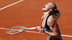 Kateřina Siniaková v euforii po postupu do osmifinále French Open