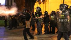 Policie zasáhla proti demonstrantům v  gruzínském Tbilisi.