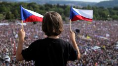 Demonstranti požadovali mimo jiné rezignaci ministryně spravedlnosti Marie Benešové a premiéra Andreje Babiše