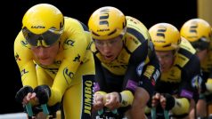 Jezdci týmu Jumbo v průběhu týmové časovky na Tour de France 2019