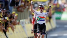 Daryl Impey se raduje ze svého prvního etapového vítězství na Tour