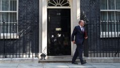 Britský ministr obrany Ben Wallace před Downing Street.