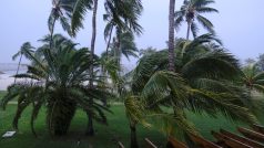 Podle Národního střediska pro hurikány je Dorian 55 kilometrů východně od ostrova Great Abaco.