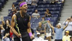 Radost Rafaela Nadala po výhře nad Argentincem Diegem Schwartzmanem a postupu do semifinále US Open.