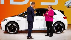 Nový model ID. 3 si vyzkoušela i německá kancléřka Angela Merkelová