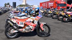 V nedělních ranních hodinách odstartoval další, už dvaačtyřicátý, ročník slavného závodu - Rallye Dakar