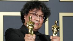 Režisér Pon Džun-ho se dvěma Oscary. Jeho snímek Parazit získal celkem čtyři.