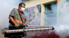 Dezinfekce kouřem v Paraguayi, která má zabránit šíření horečky dengue
