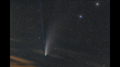 Oceněný snímek Remembering NEOWISE Petra Horálka