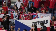 Čeští fanoušci během utkání mezi Českem a Chorvatskem v Glasgow