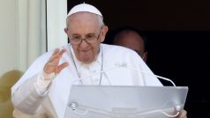 Papež František se poprvé od plánované operace objevil na veřejnosti