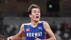 Nor Jacob Ingebrigtsen vítězí v olympijském běhu na 1500 metrů