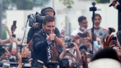 Messi se poprvé zdraví s fanoušky PSG