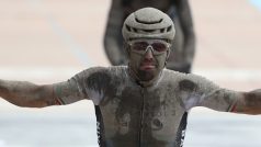Sonny Colbrelli vítězí na Paříž - Roubaix