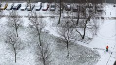 sníh na sídlišti, ilustrační foto