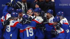 V poslední třetině přidali Slováci další branky a na konci utkání už propukla bronzová radost
