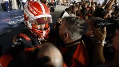 Monačan Charles Leclerc slaví triumf na úvodní Velké ceně formule 1