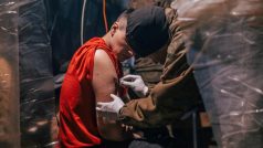 Zranění obránci Mariupolu jsou v nehygienických podmínkách ukryti v ocelárně Azovstal