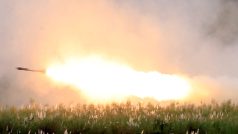 Raketa vypálená ze salvového raketometu HIMARS