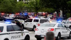 Bezpečnostní složky zasahují na místě střelby v americké Tulse