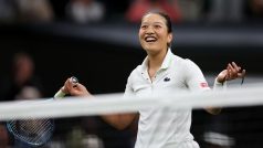 Harmony Tanová z Francie nechápe, v prvním kole Wimbledonu vyřadila Serenu Williamsovou