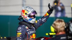 Max Verstappen ze stáje Red Bull po vítězství v kvalifikaci na Velkou cenu Rakouska