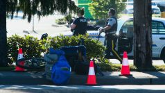Policisté zasahují na místě činu v kanadském Langley
