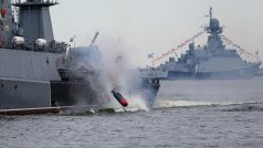 Ruská válečná loď během Dne námořnictva, který se uskutečnil v červenci 2022