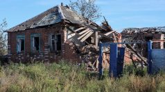 Rozbitý dům ve vesnici Hrakove, kterou osvobodili ukrajinští vojáci