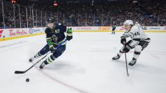 Hokejisté Vancouveru v jediném zápase pátečního programu NHL porazil Los Angeles 4:1 a vyhráli podruhé za sebou